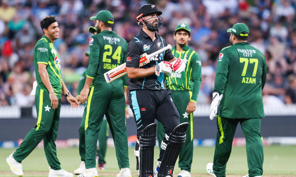 Pakistan is chasing 195 to defeat New Zealand in the second Twenty20 match. 
