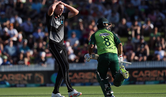 Pakistan is chasing 195 to defeat New Zealand in the second T20 match.