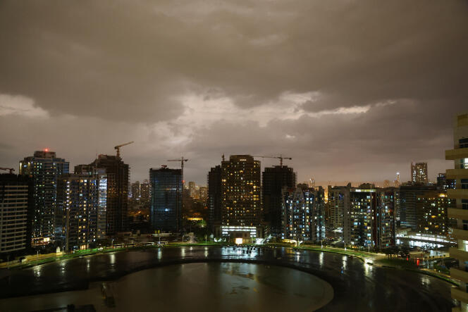 Desert city of Dubai floods as UAE hit by heaviest rainfall in 75 years.