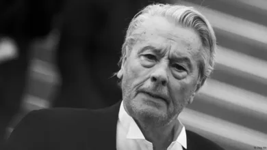 Film great Alain Delon passes away at the age of 88.